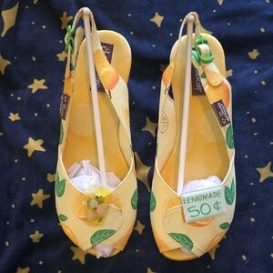 EUC Hot Chicolate Designs Designs Lemonade Stand Size 10, 40 Slingback Sandals
